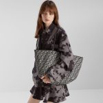 FENDI Roll Large Dark blue denim-effect FF jacquard reversible shopper - Image 6